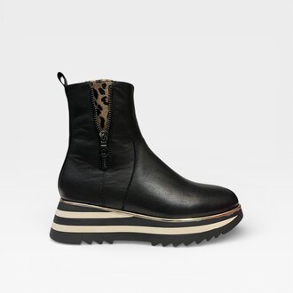 Roamers Luna striped sole boot