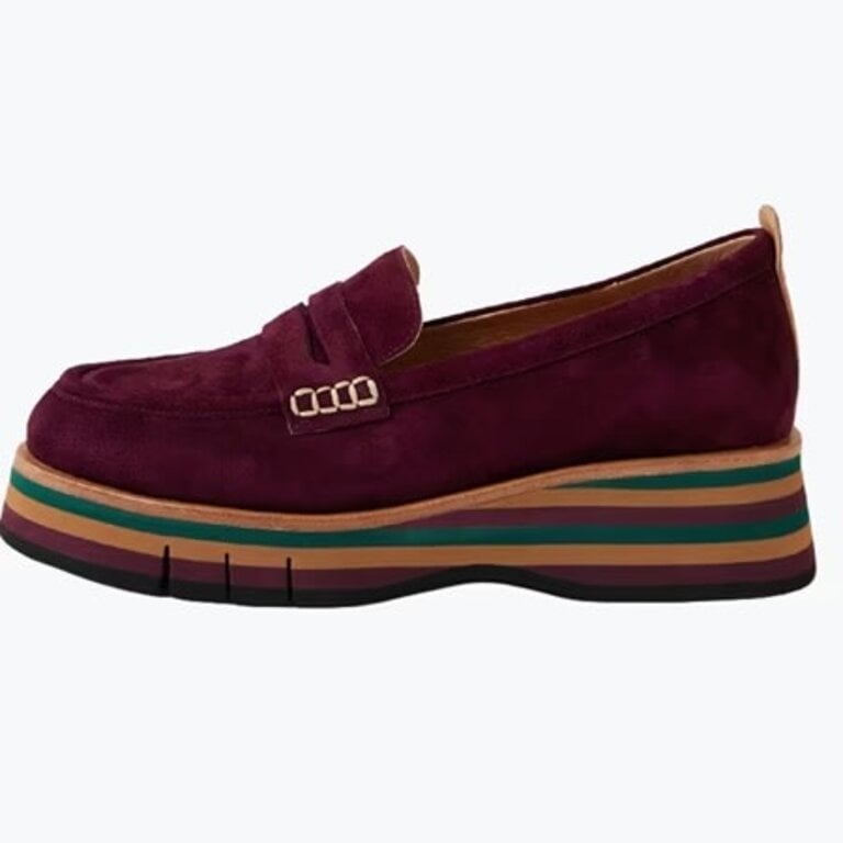 Django & Juliette Glamms suede loafer