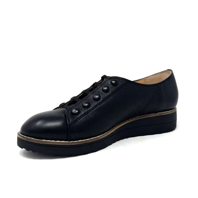 Django & Juliette Onava button shoe