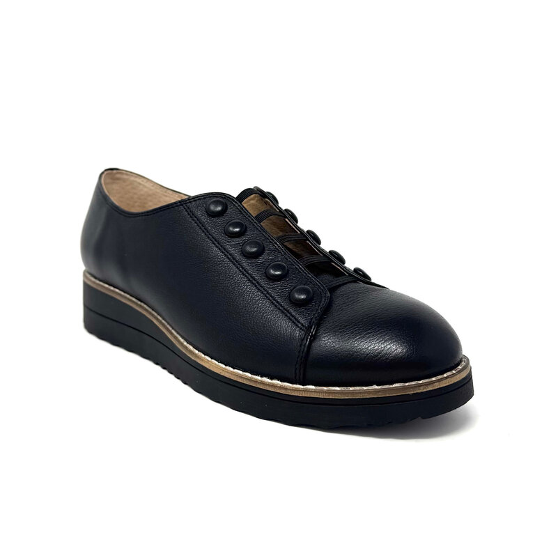 Django & Juliette Onava button shoe