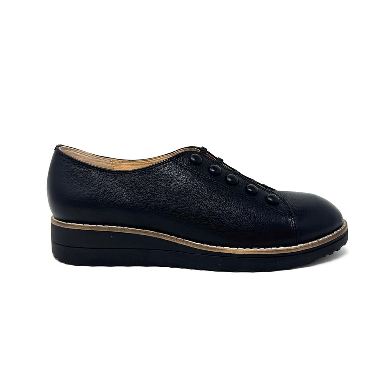 Django & Juliette Onava button shoe