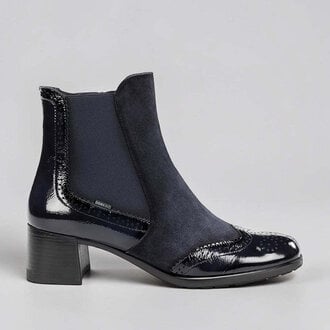 Dorking Ikia brogue boot