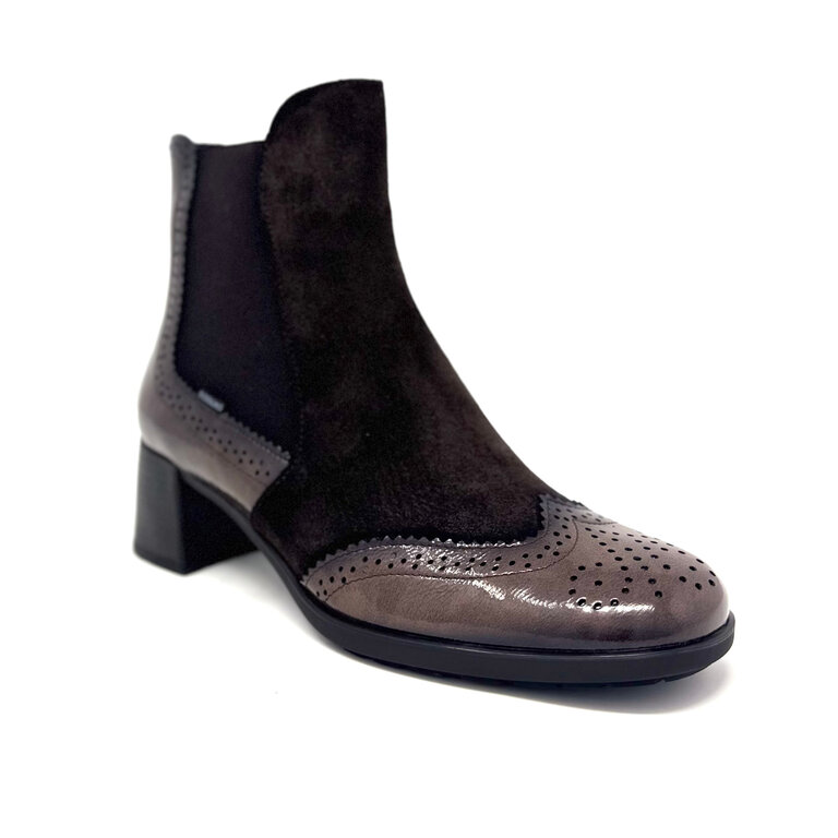 Dorking Ikia brogue boot