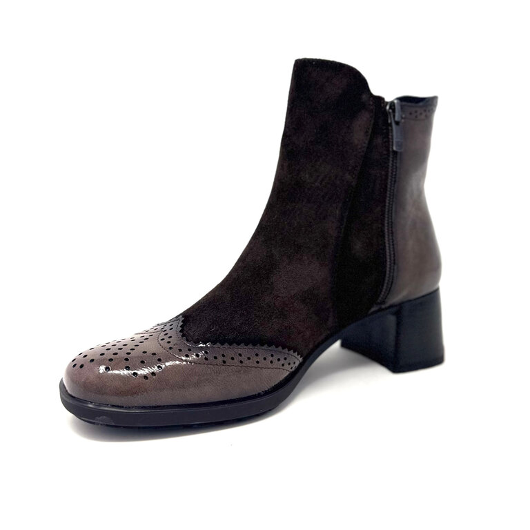 Dorking Ikia brogue boot
