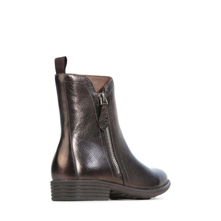 EOS Olina outside zip boot