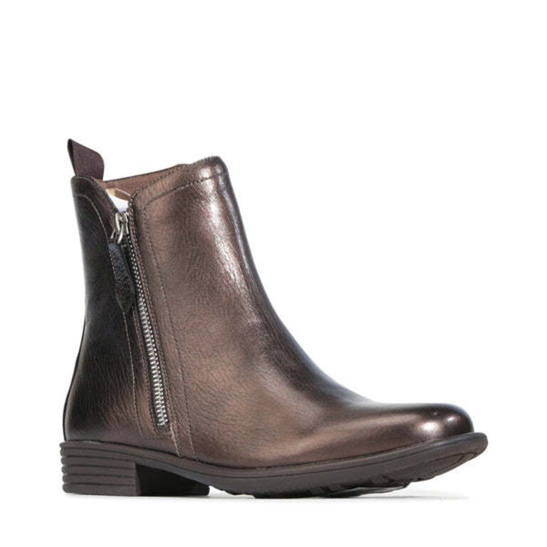 EOS Olina outside zip boot