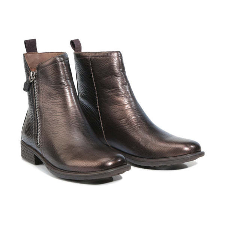 EOS Olina outside zip boot