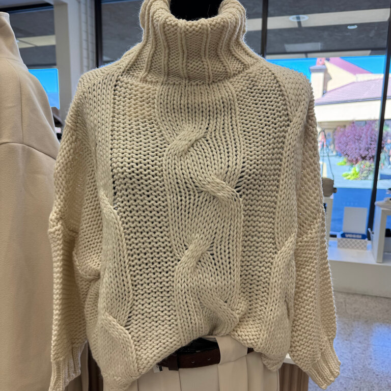 Jessicca Laura Cable chunky sweater