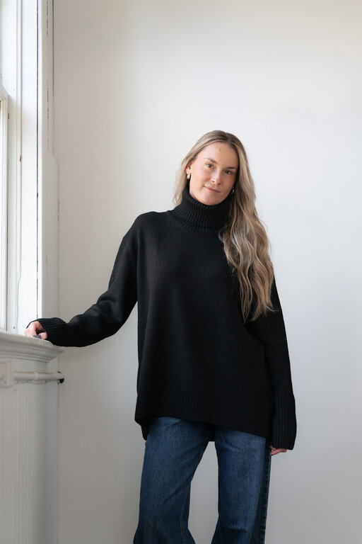 Echo Verde Dog Walker O/S sweater
