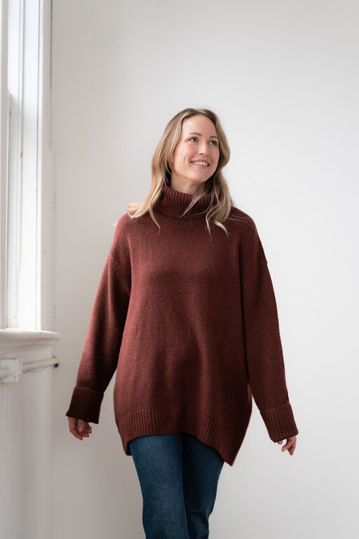 Echo Verde Dog Walker O/S sweater