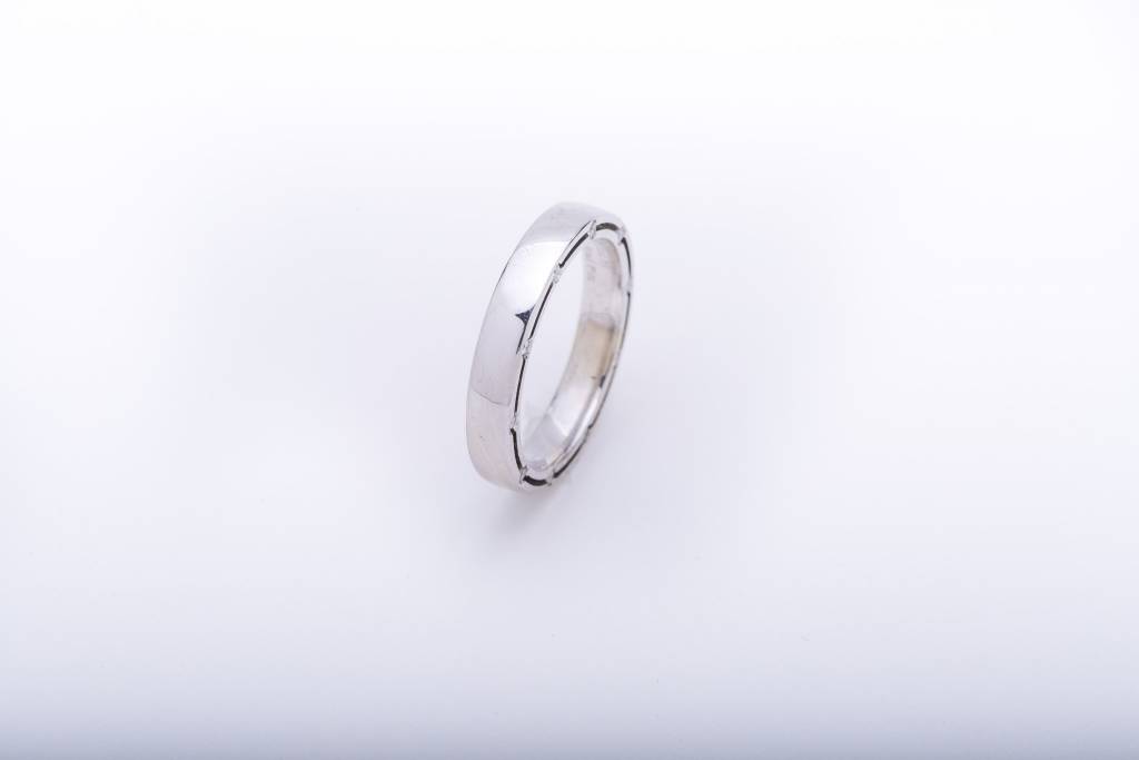 White Gold Fashion Ring With Side Accent Diamonds 14k