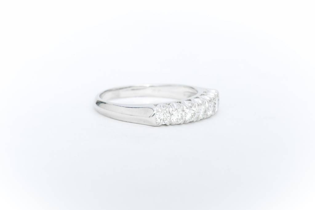 Seven Diamond Anniversary Band White Gold 14k