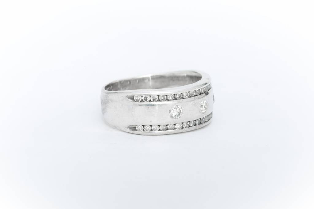 3 Diamond Ring Framed White Gold 14k