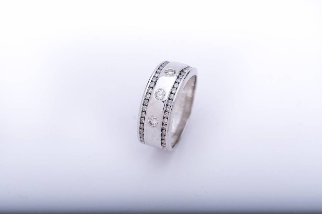 3 Diamond Ring Framed White Gold 14k