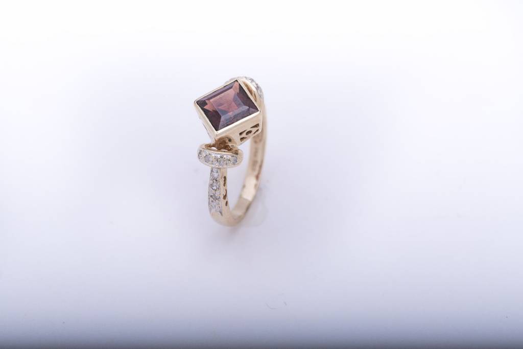 Ruby and Diamond Ring Yellow Gold 14k