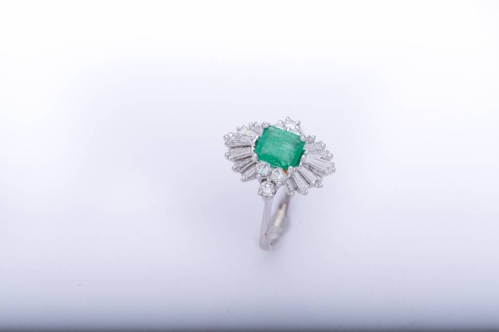 Emerald and Diamond Ring White Gold 14k