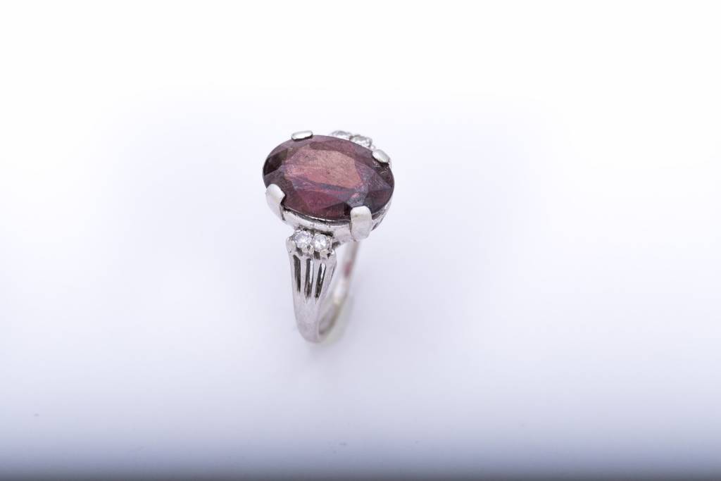 Red Garnet and Diamond Ring White Gold 14k