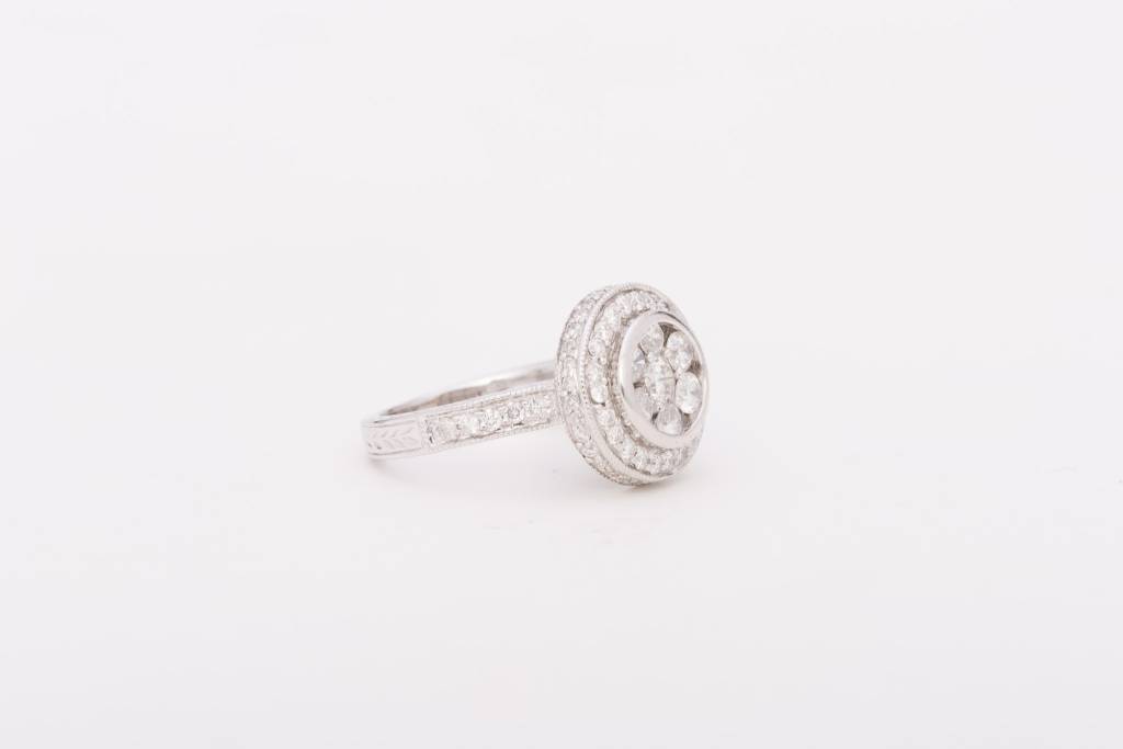 Round Framed Diamond Cluster White Gold 14k