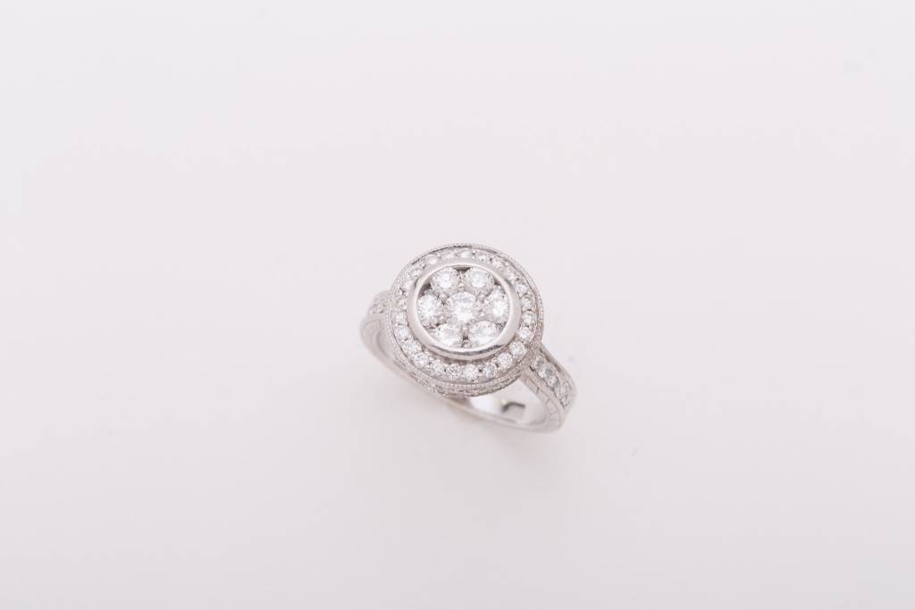 Round Framed Diamond Cluster White Gold 14k