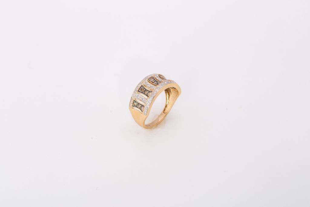 Antique Style Black and Clear Diamond Ring Yellow Gold 14k