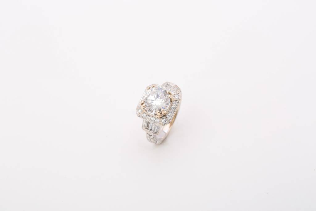 Framed Antique Style Diamond Ring Two-Tone Gold 14k