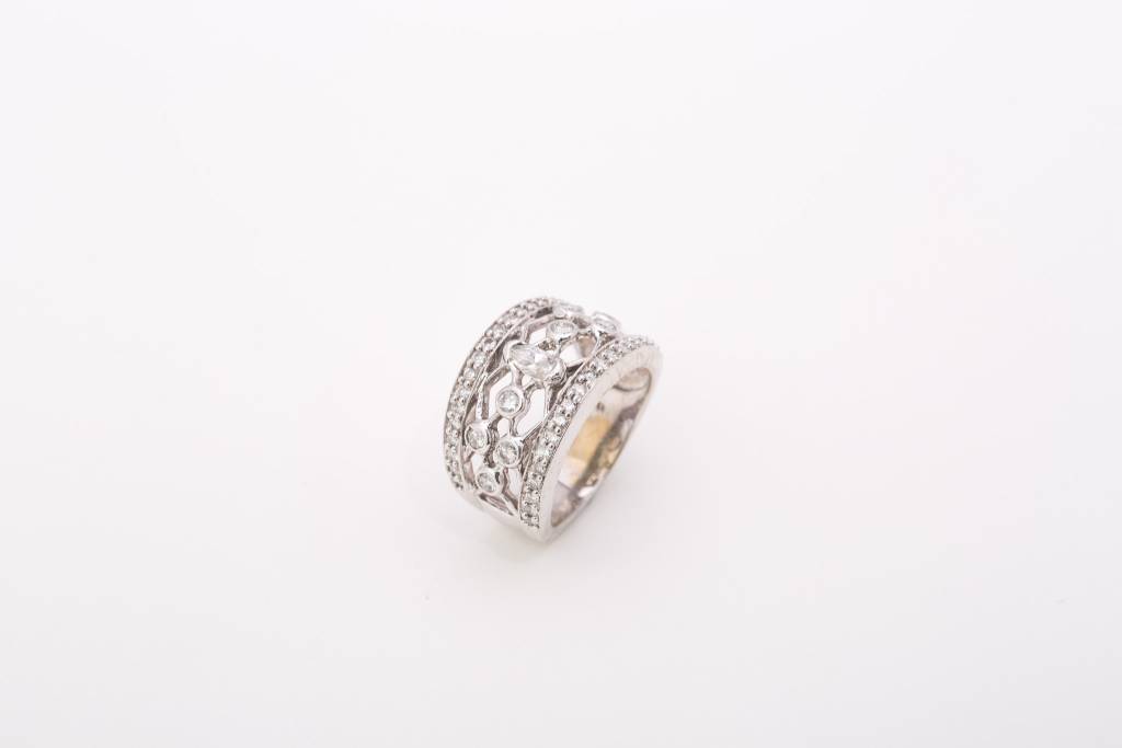 Antique Style Diamond Band White Gold 14k