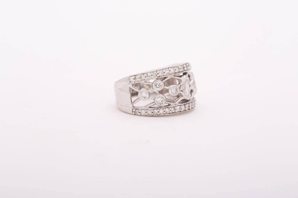 Antique Style Diamond Band White Gold 14k