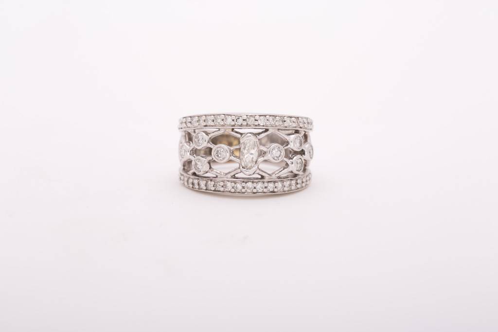 Antique Style Diamond Band White Gold 14k