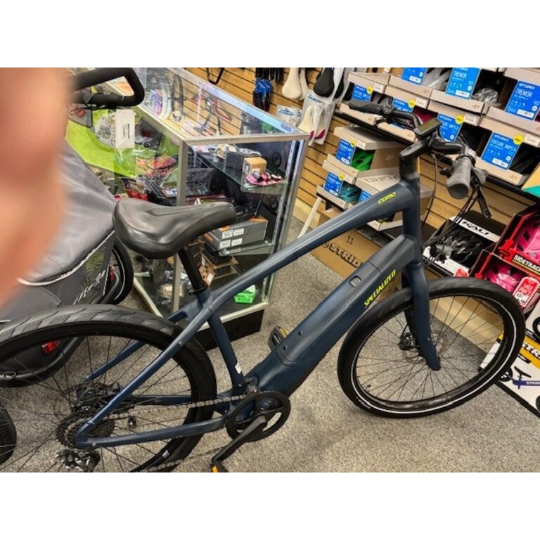 Specialized USED COMO 3.0 650B CSTBLU/BLK/HYP XL