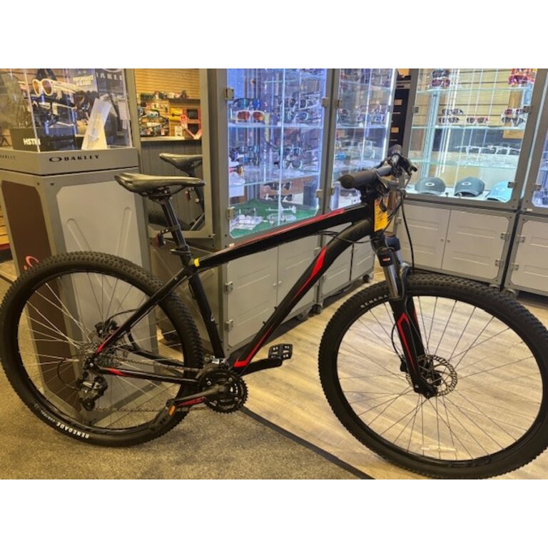 Specialized USED SPECIALIZED HARDROCK SPORT DISC 29 BLACK/RED LARGE