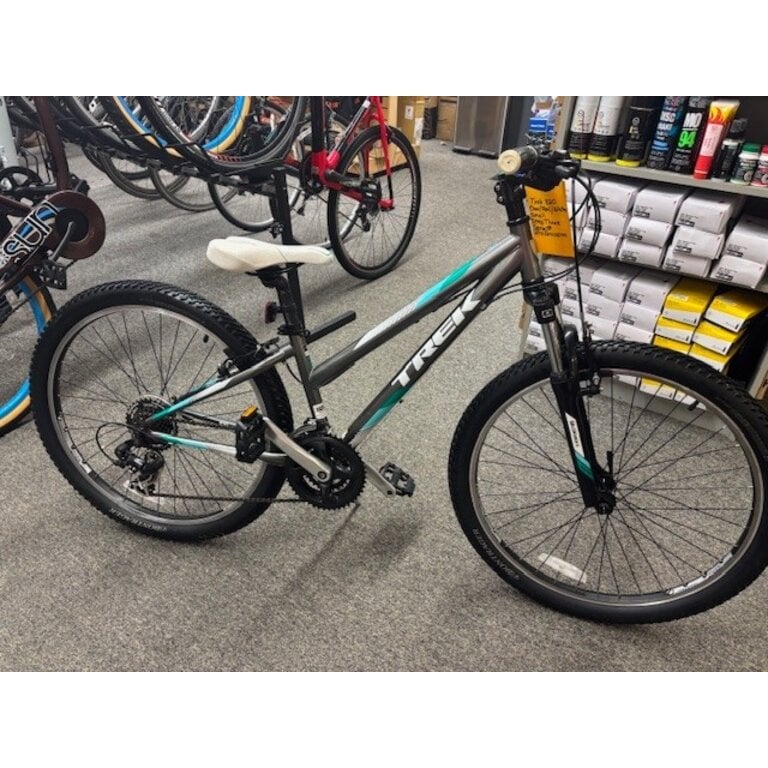 TREK USED TREK 820 CHARCOAL-TEAL-WHITE SMALL STEP THRU