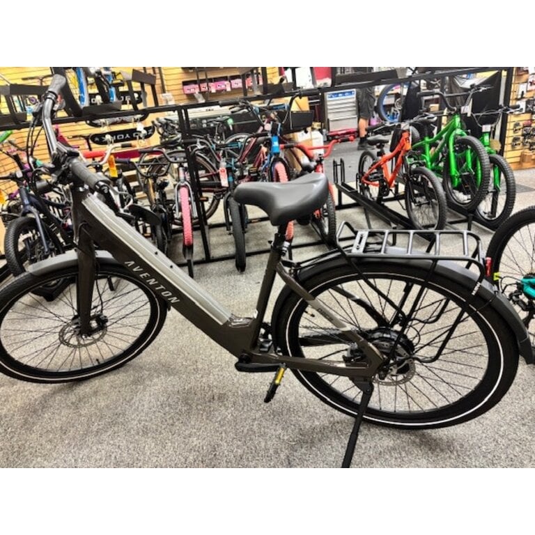AVENTON USED AVENTON PACE 4 FLINT(GREY) STEP THRU LARGE