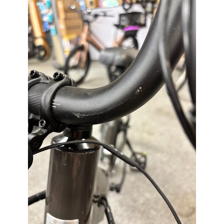 AVENTON USED AVENTON PACE 4 FLINT(GREY) STEP THRU LARGE