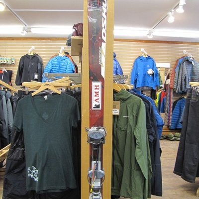 AMH Mountaineering Ski Rental AMH Mountaineering Ski Rental