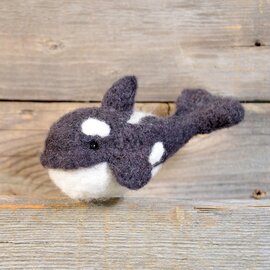 The General Bean Orca Needle Felting Kit