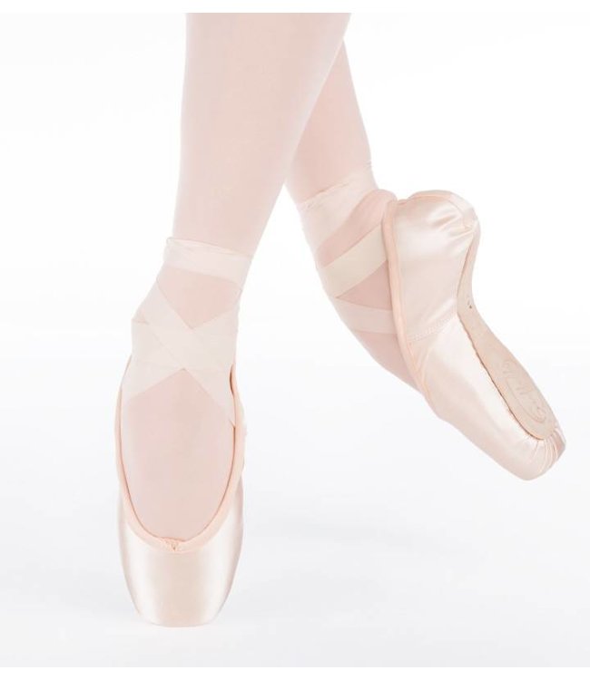 Suffolk Spotlight Pointe Shoes