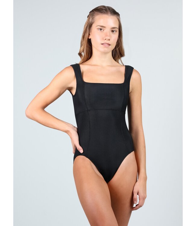 Suffolk Suffolk Square Neck Tank Leo 2825A