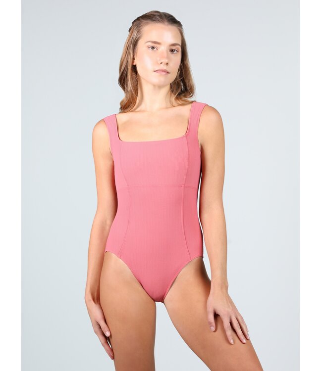 Suffolk Suffolk Square Neck Tank Leo 2825A