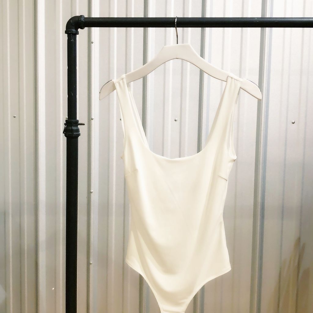 Simple Scoop Neck Body Suit