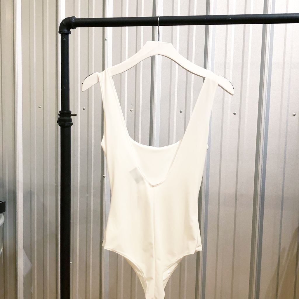 Simple Scoop Neck Body Suit