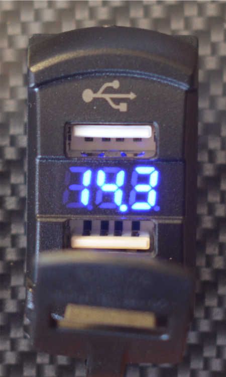 WLO WLO - Rocker Switch - USB - 4.2 Dash Charger