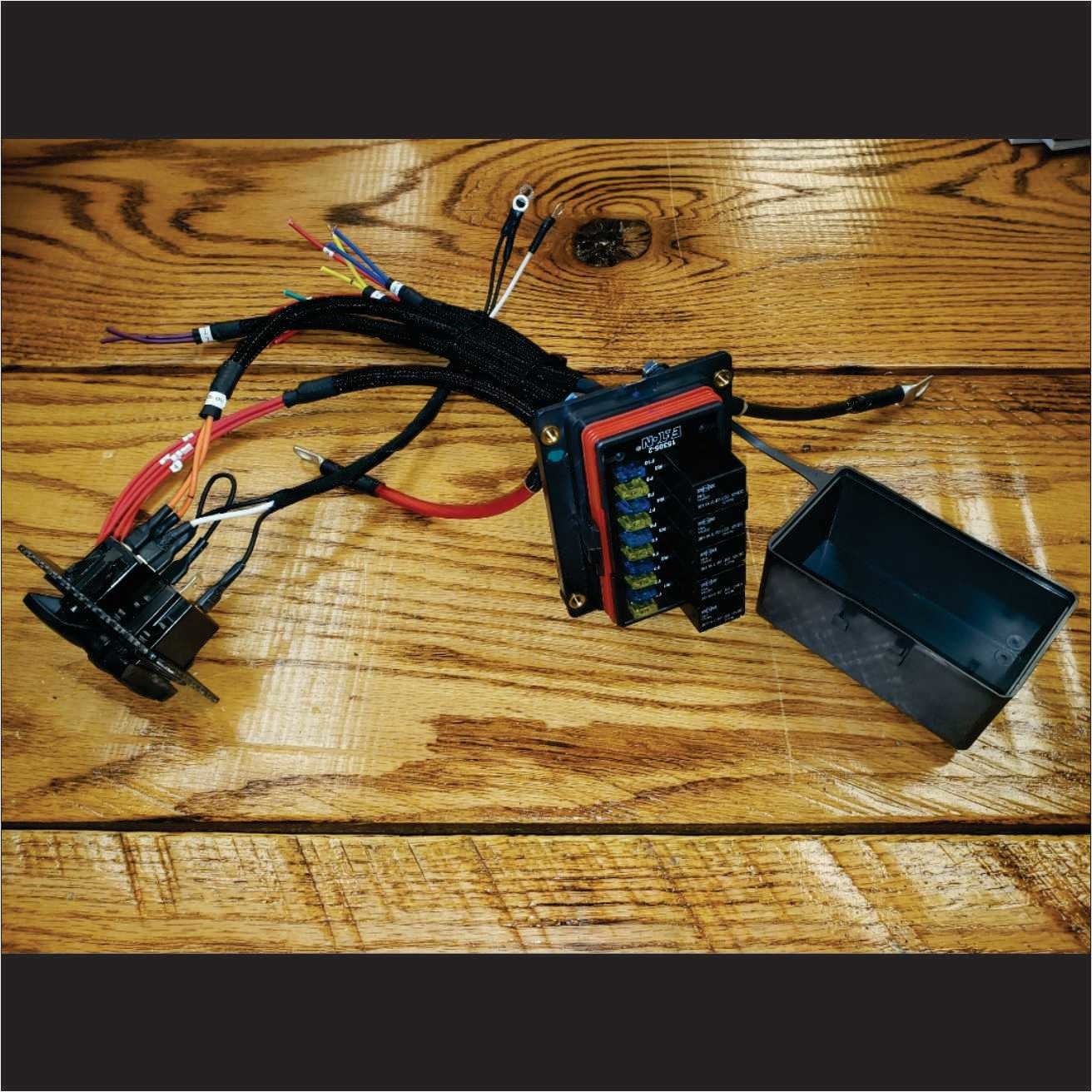 WLO WLO - Power Distribution Kit (Fuse / Relay)