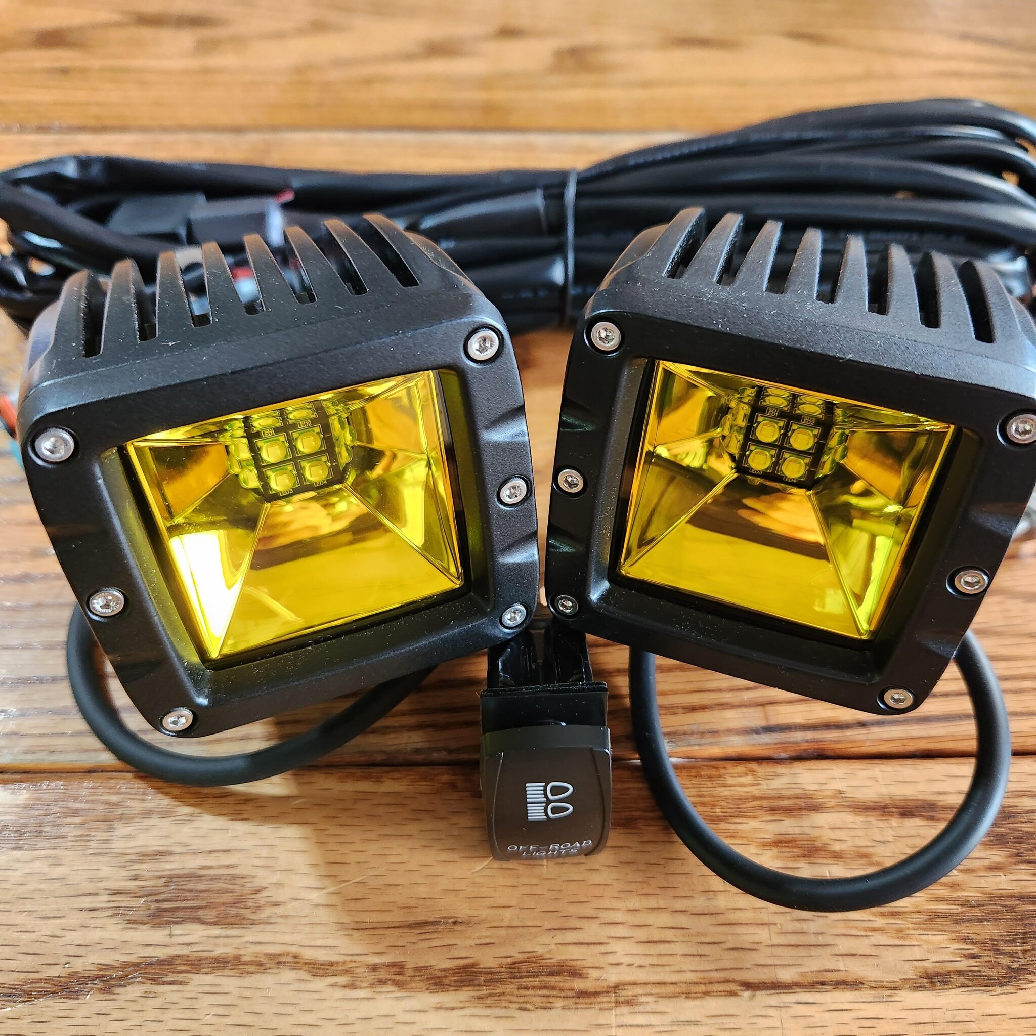 White Lightning White Lightning Offroad - 4" Dual Row Yellow - 40 Watt Cree - LED Scene Light Pod Kit  (2 Lights, Hanress, Mounts, and Switch)