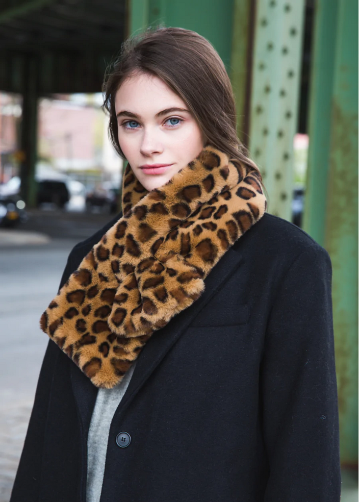 Look By M Leopard Furry Keyhole Scarf