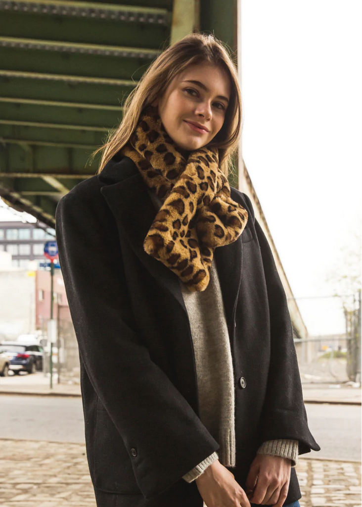 Look By M Leopard Furry Keyhole Scarf