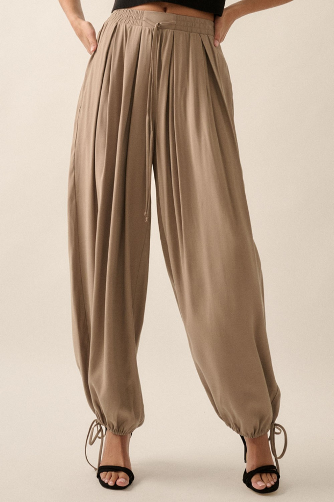 Promesa Wide-Leg Pleated Parachute Pants