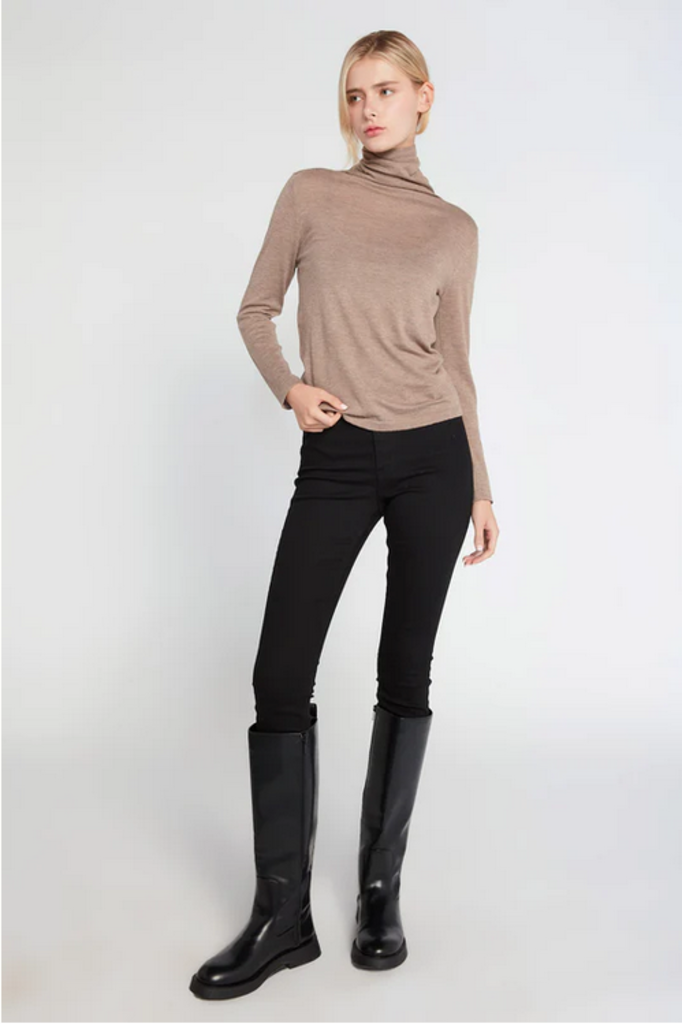 Look By M Lightweight Turtleneck Sweater ONE SIZE