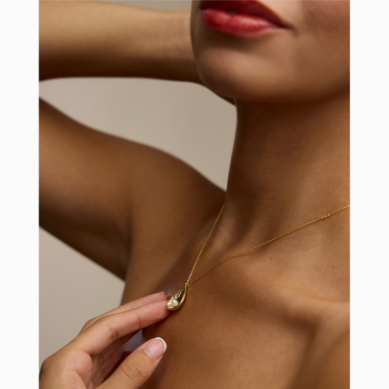 Blue Suede Jewels Oyster Pendant Necklace