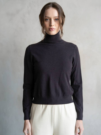 Elle Grey Classic Fit Turtleneck Sweater Elle Grey Classic Fit Turtleneck Sweater