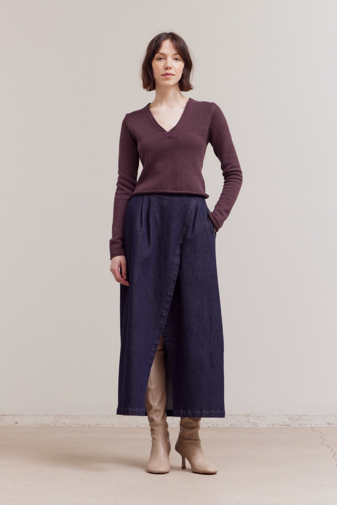 Grade and Gather Front Knotted V-Neck Top